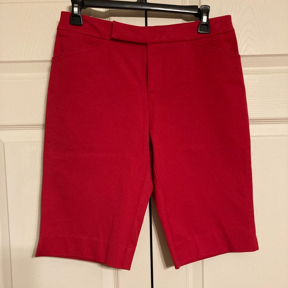 Luxe eleven red stretch long shorts with front and back pockets size 4 NWT